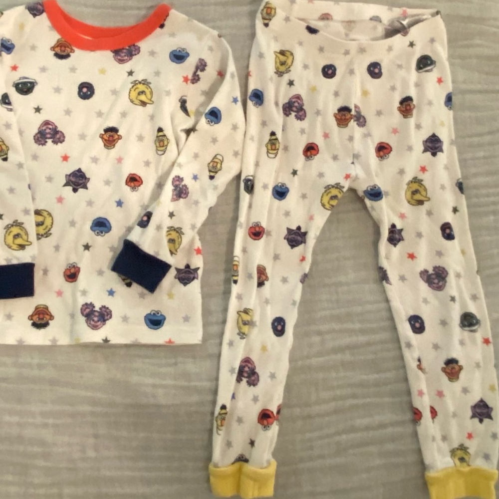 Adorable Sesame Street PJs 4T